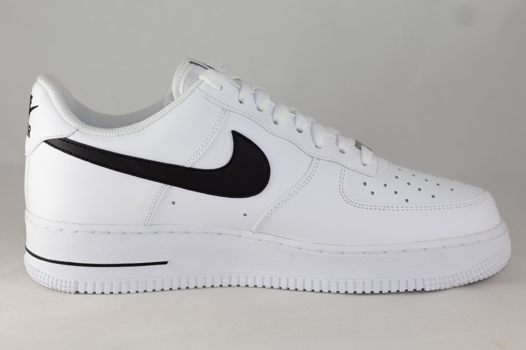 nike air force 1 white black