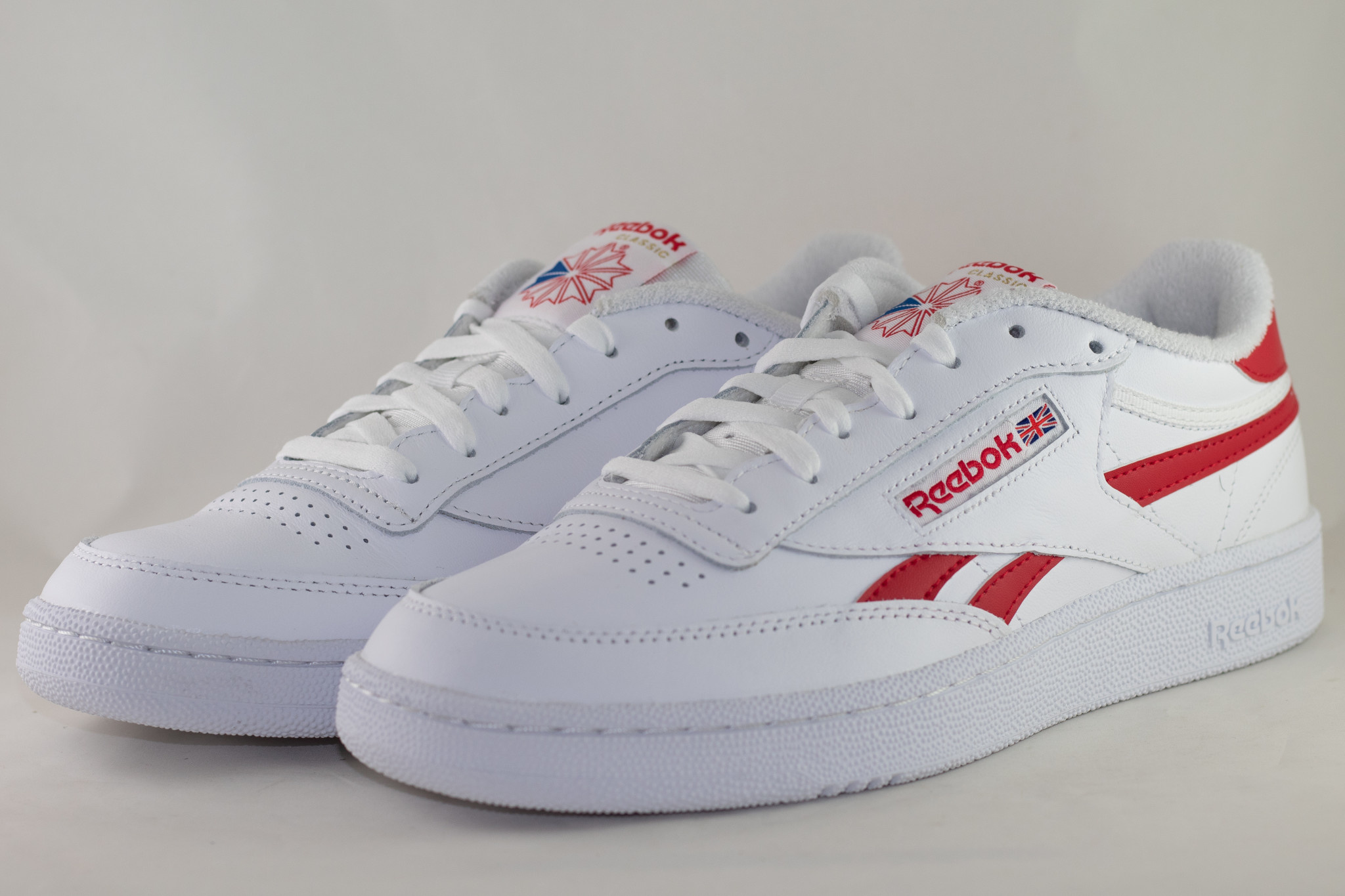 REEBOK REVENGE PLUS MU White/ Vecred/ Ftwwht - Shoe Class