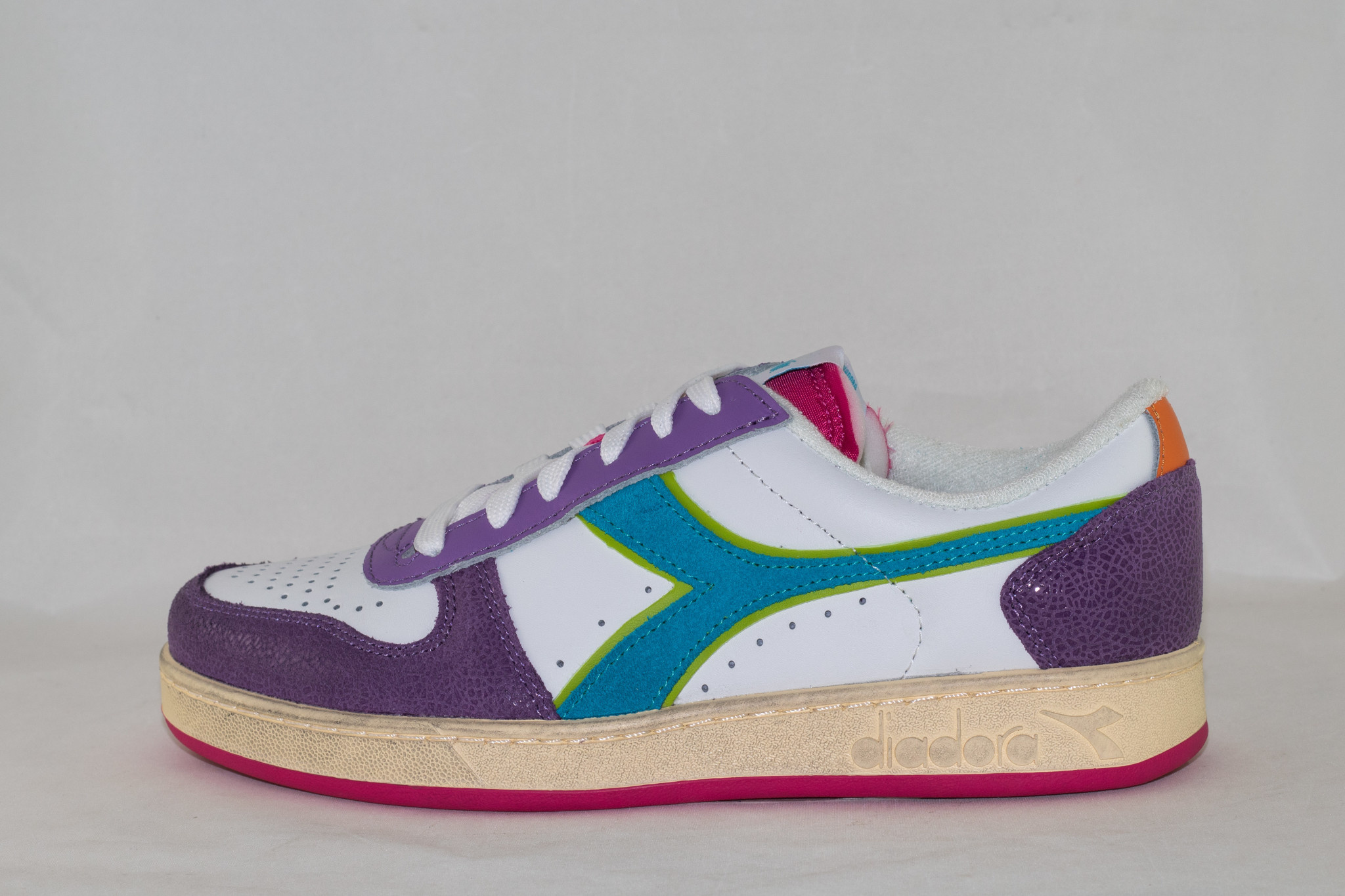 DIADORA MAGIC BASKET LOW ICONA English Lavender/ White - Shoe Class