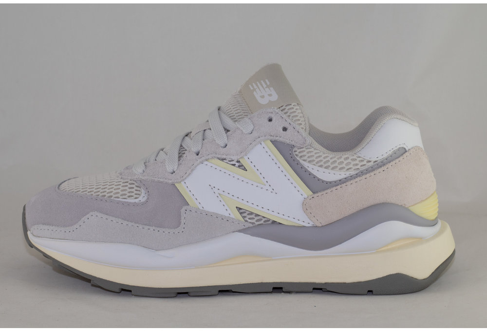 NEW BALANCE W5740SGC Moonbeam - Shoe Class