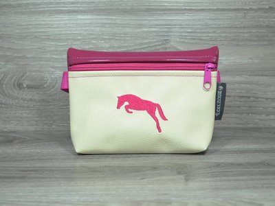 Edelzosse Bauchtasche Creme Lack Springpferd Bestickt