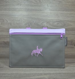 Edelzosse Equidenpasstasche Dressurpferd Flieder