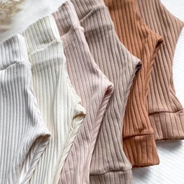 Evelina Apparel ⋙ Baby-Leggings/weiche gerippte Baumwolle Karamell ♡