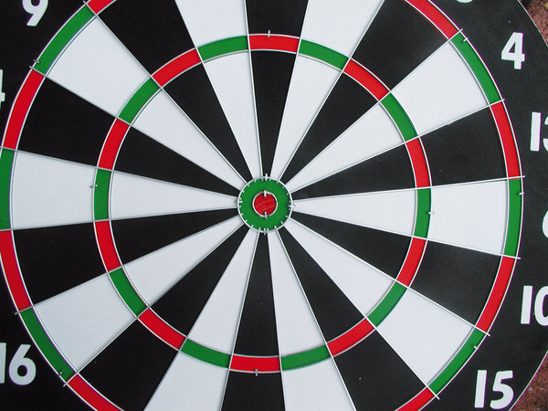 Garlando Equinox Dartbord Kabinet Set Pegasus- Inclusief 6 dartpijlen Garlando Equinox Dartbord Kabinet Set Pegasus- Inclusief 6 dartpijlen