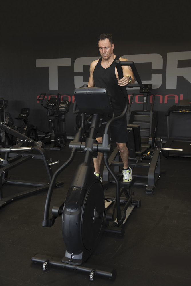 Toorx Professional ERX-9500 - Crosstrainer Frontdriven met Generator Toorx Professional ERX-9500 - Crosstrainer Frontdriven met Generator