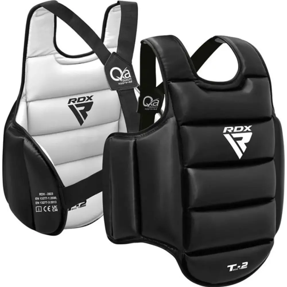 RDX Sports T2 CE Borstbeschermer - Omkeerbaar Wit of Zwart RDX Sports T2 CE Borstbeschermer - Omkeerbaar Wit of Zwart