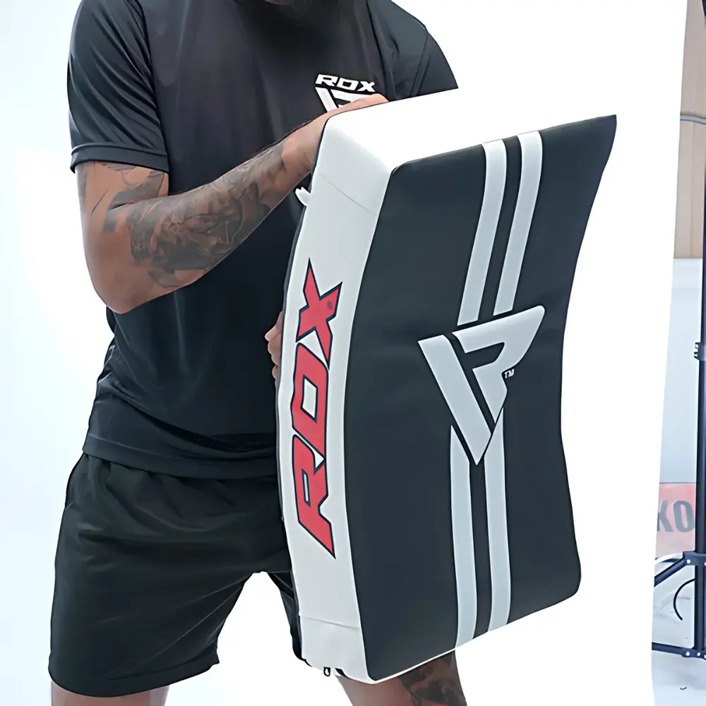 RDX Sports T1 Gel Padded Curved Kick Shield Zwart