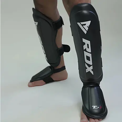 RDX Sports Shin Instep Molded KING - Rood RDX Sports Shin Instep Molded KING - Rood