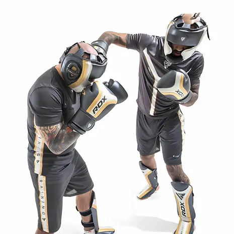 RDX Sports T17 Aura Hoofdbeschermer - Zwart met goud RDX Sports T17 Aura Hoofdbeschermer - Zwart met goud