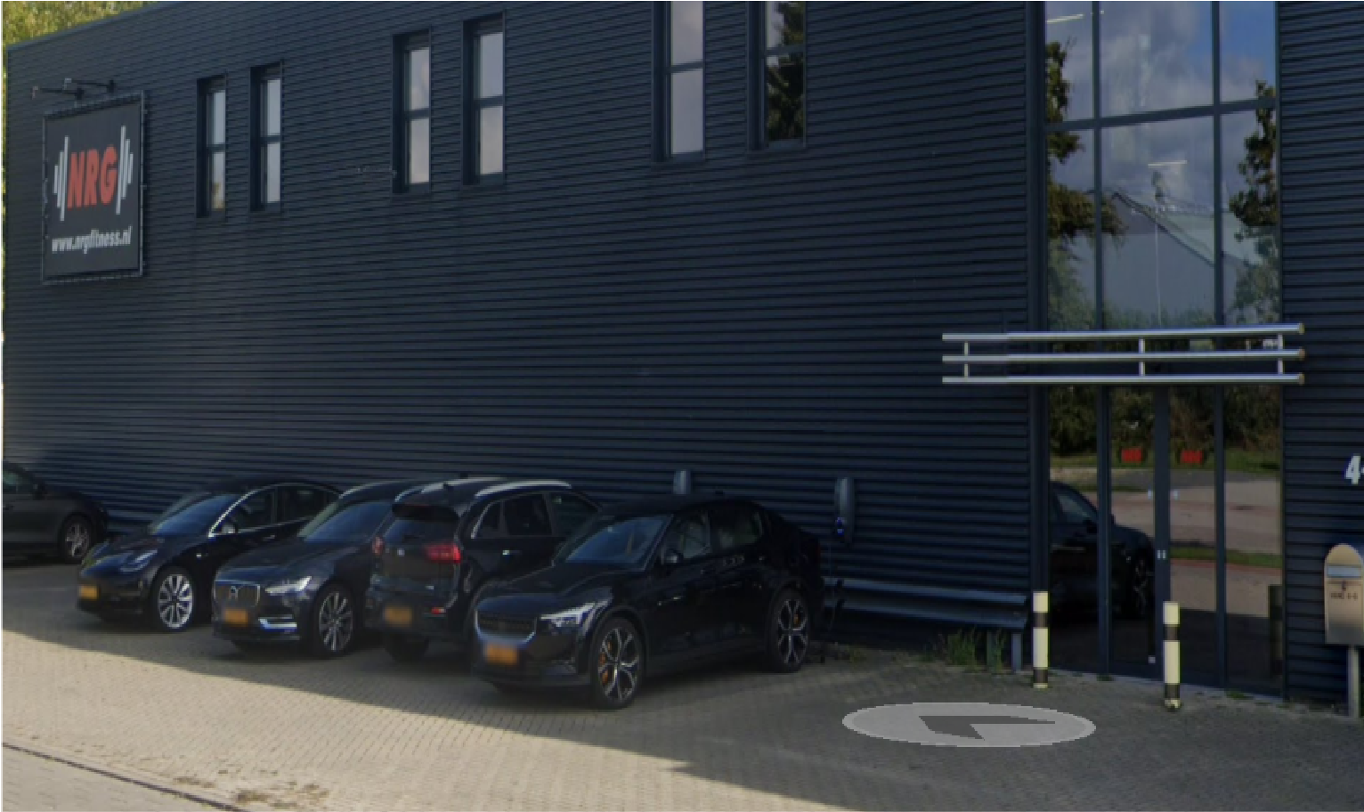Laadpalen voor het elektrische wagenpark van NRG Fitness