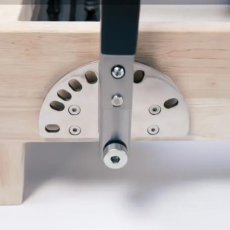 Liveness Eikenhout Reformer PTX 5000 Green Tea Liveness Eikenhout Reformer PTX 5000 Green Tea