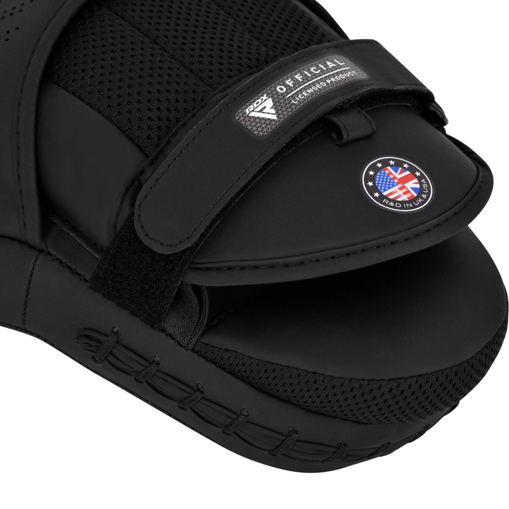 RDX Sports Focus Pad Aura F17 Zwart met Blauw