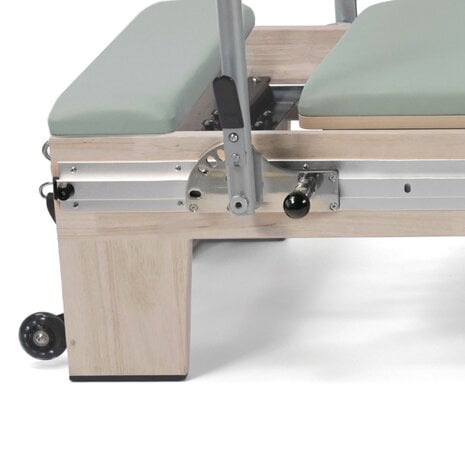 Liveness PTX 5500 Eiken Pilates Reformer Groene Thee Liveness PTX 5500 Eiken Pilates Reformer Groene Thee
