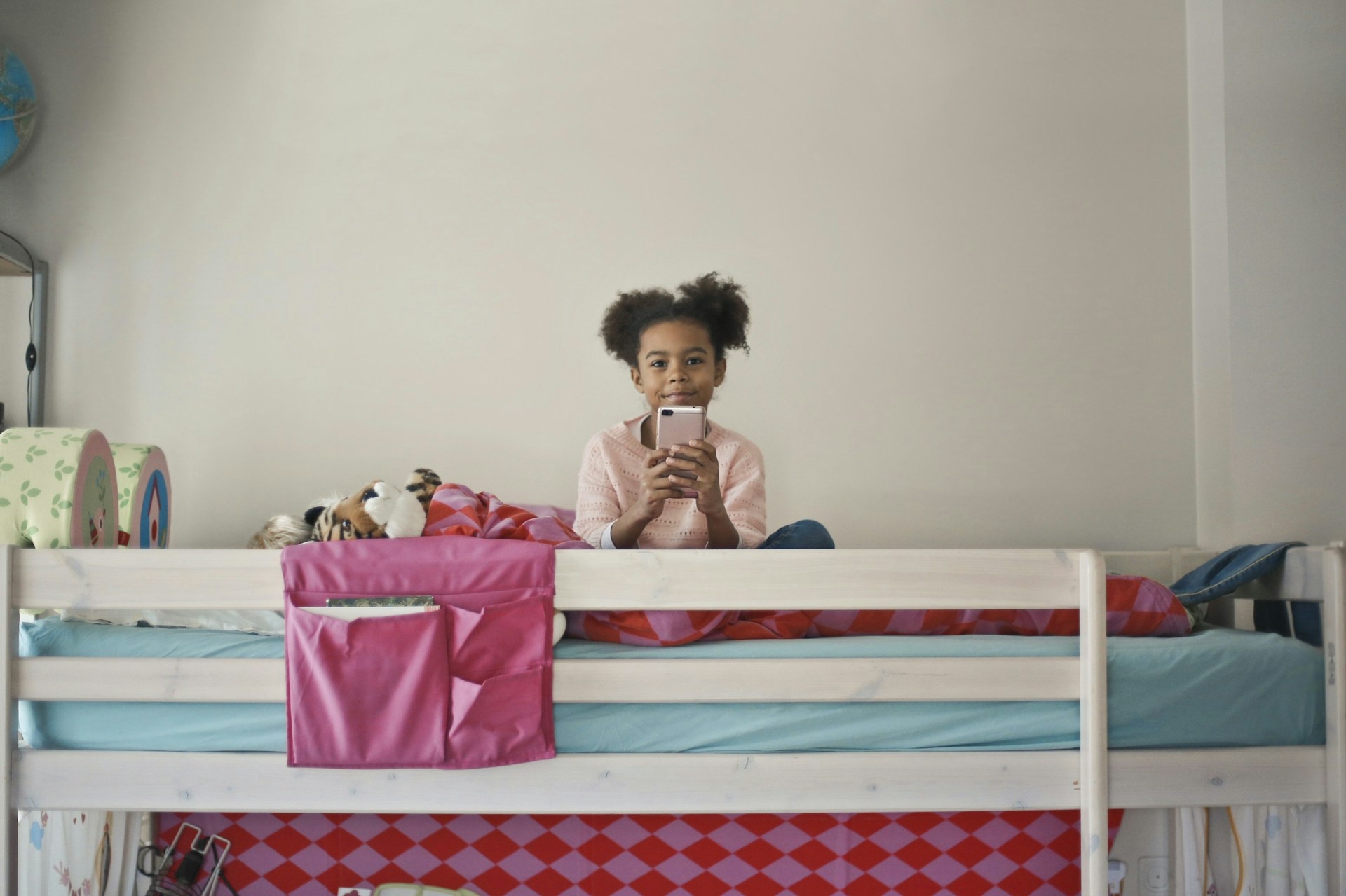 5 manieren om het telefoongebruik van je kind te verminderen