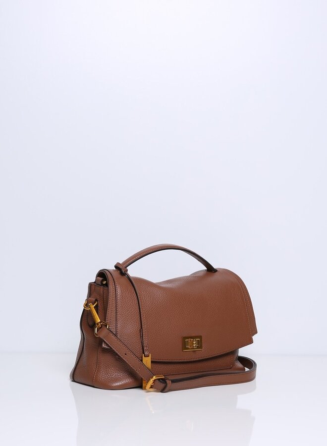 Ida Schoudertas Camel