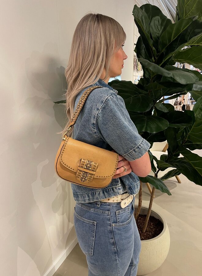 Cody Schoudertas Mosterd