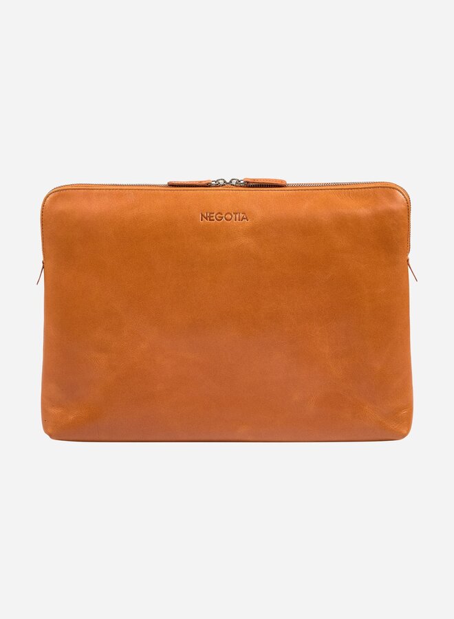 Mantle Sleeve 15.6 Cognac