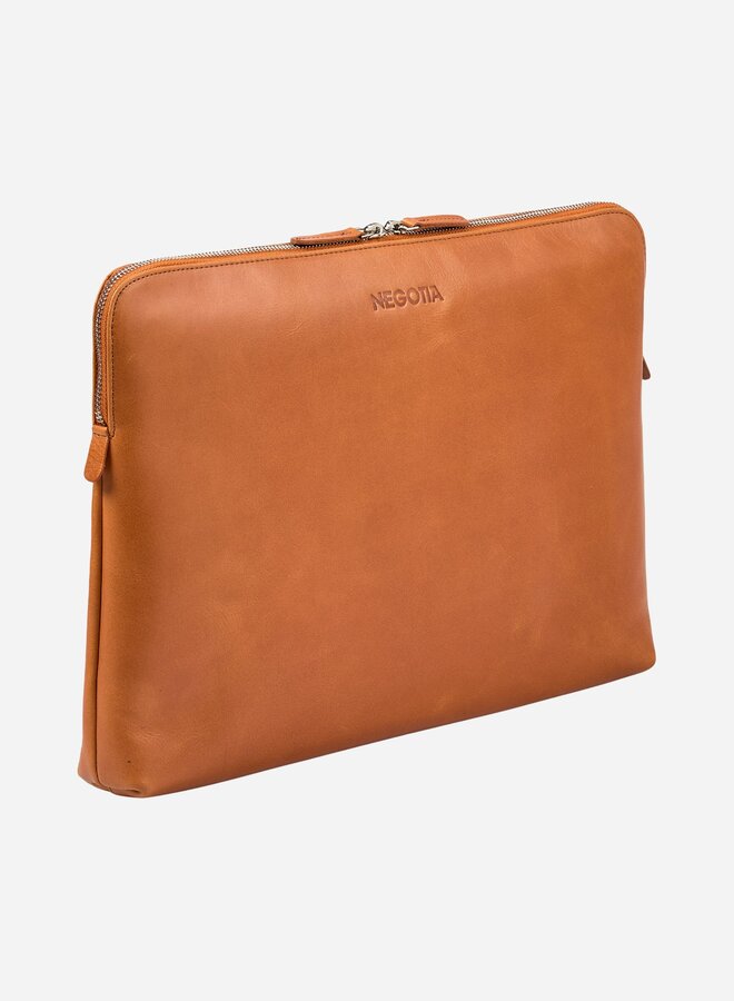 Mantle Sleeve 15.6 Cognac