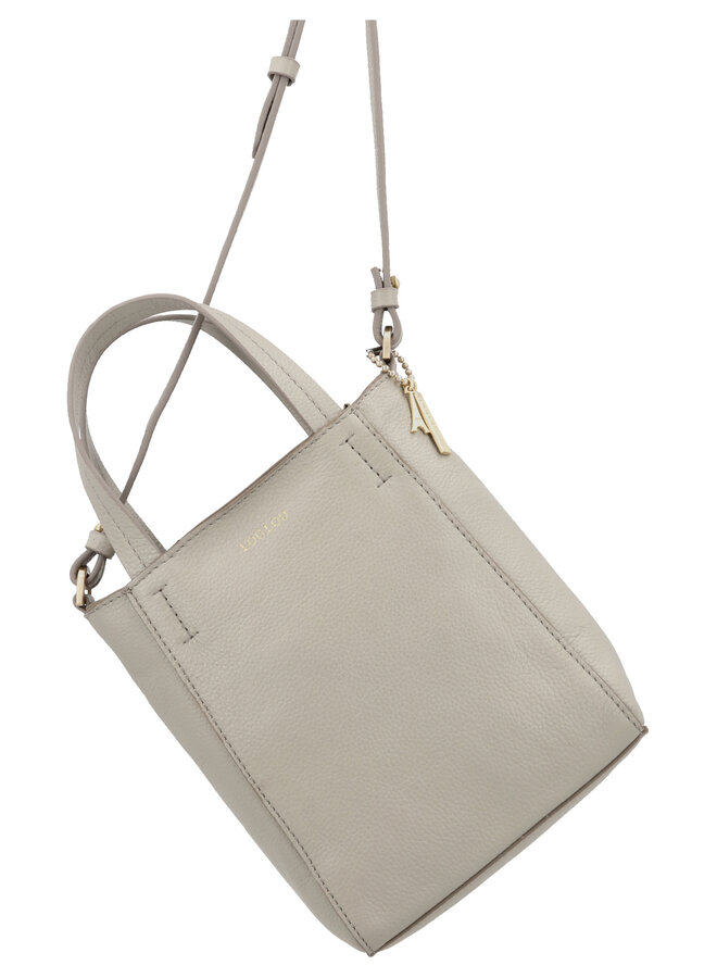 Naomi Schoudertas Fog