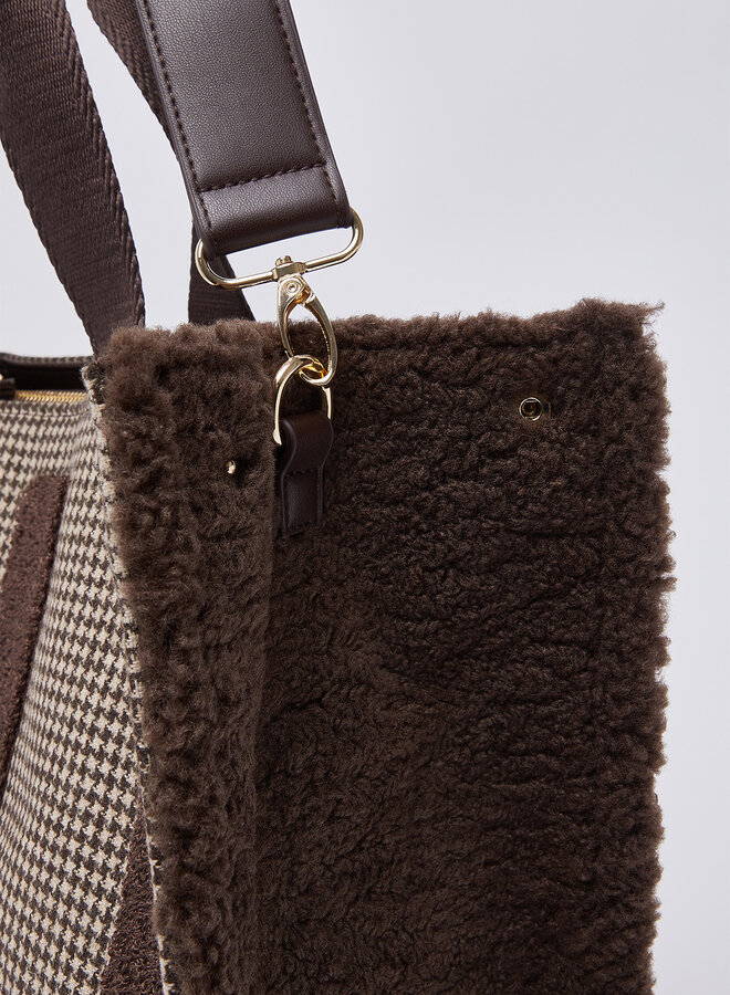 Soft Tote Check Donkerbruin