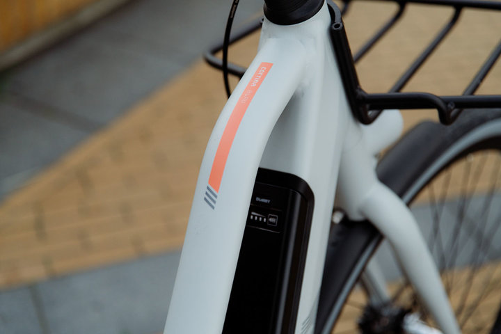 Cortina E-Blau Damesfiets 28 inch 50cm DB8 belt 16