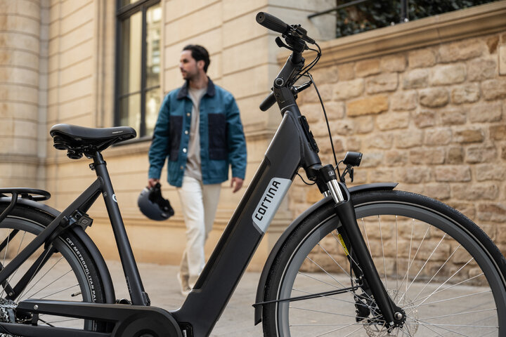 Cortina E-Nite VV Elektrische Damesfiets 28 inch 57cm 7v 2