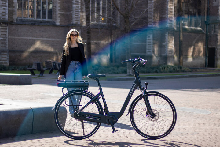 Altec Montana Next E-Bike Dames 28 inch 48cm Middenmotor 7v Hydraulische Schijfremmen 6