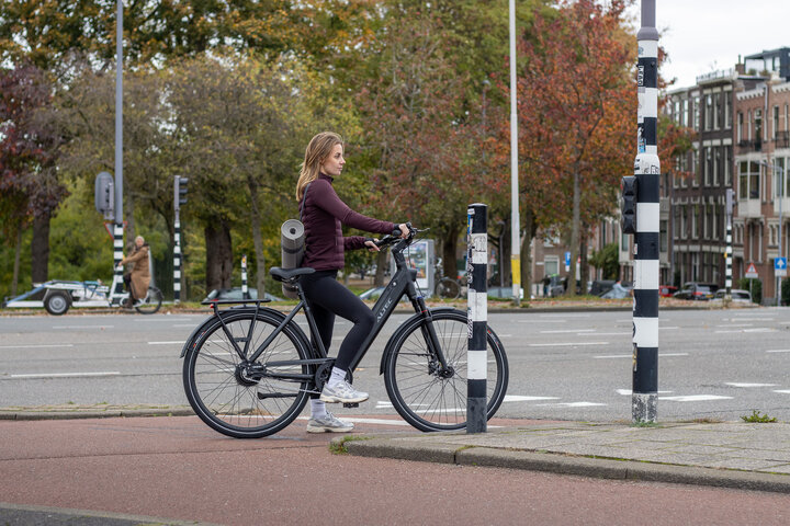 Altec Flow Elektrische Damesfiets 28inch Zwart 50cm 16