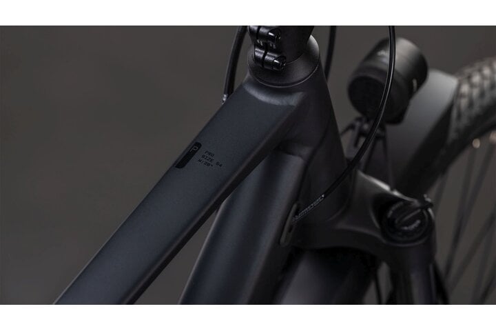 Cube Kathmandu Pro Herenfiets 28 inh 62 cm 10v 2