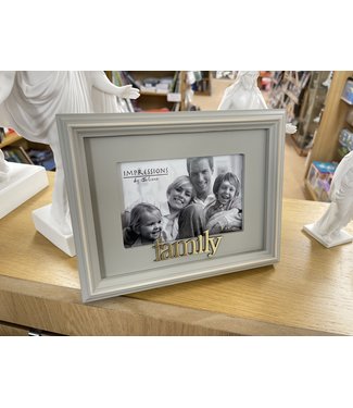 6" X 4" - CELEBRATIONS GREY WOODEN PHOTO FRAME - FAMILY