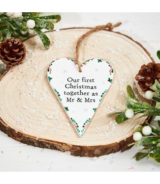 CERAMIC MR & MRS HEART HANGER WTH STARS & HOLLY