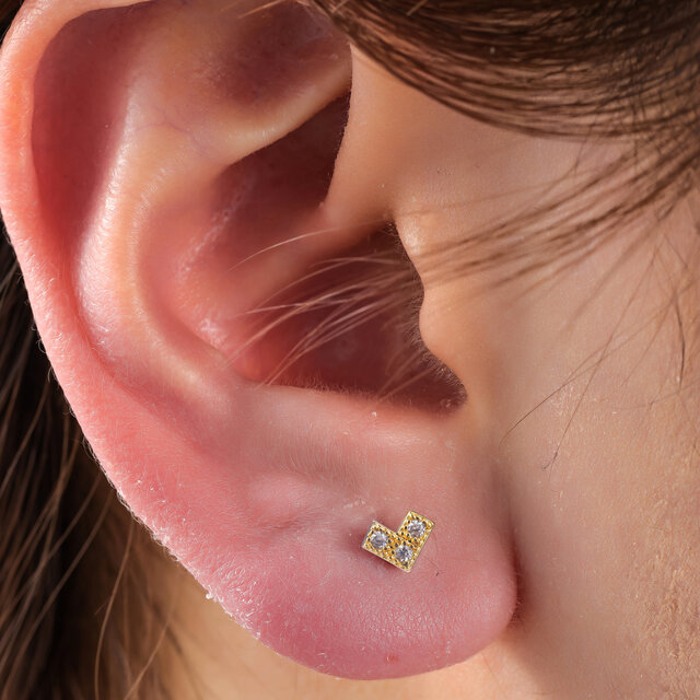 PIERCING ZIRCONIA SYMBOL V GOUD EP426-2 PIERCING ZIRCONIA SYMBOL V GOUD EP426-2