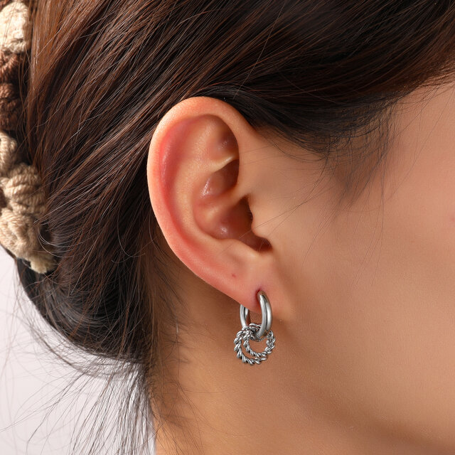 Twisted Circle Hoop Oorbellen E56107-1 Twisted Circle Hoop Oorbellen E56107-1