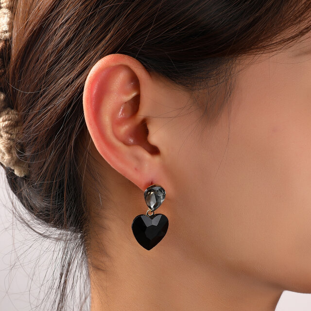 Heart Stone Dangle Black Oorbellen E55139-1 Heart Stone Dangle Black Oorbellen E55139-1