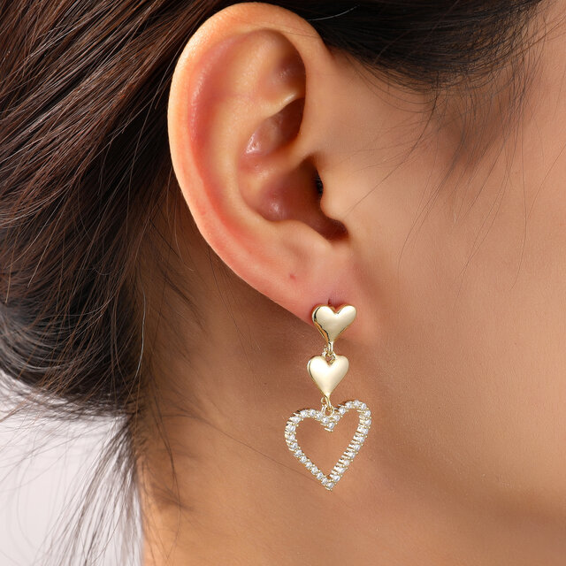 3 Heart Dangle Goldplated Oorbellen E55115-2 3 Heart Dangle Goldplated Oorbellen E55115-2