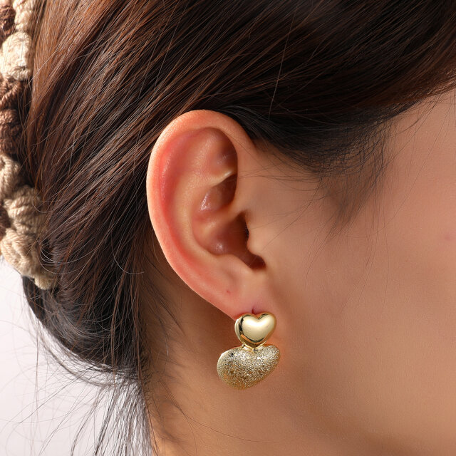 Double Heart Stud Goldplated Oorbellen E55075-2 Double Heart Stud Goldplated Oorbellen E55075-2