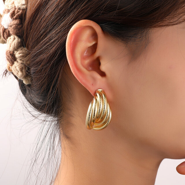 Classic Knot Stud Goldplated Oorbellen E55067-2 Classic Knot Stud Goldplated Oorbellen E55067-2