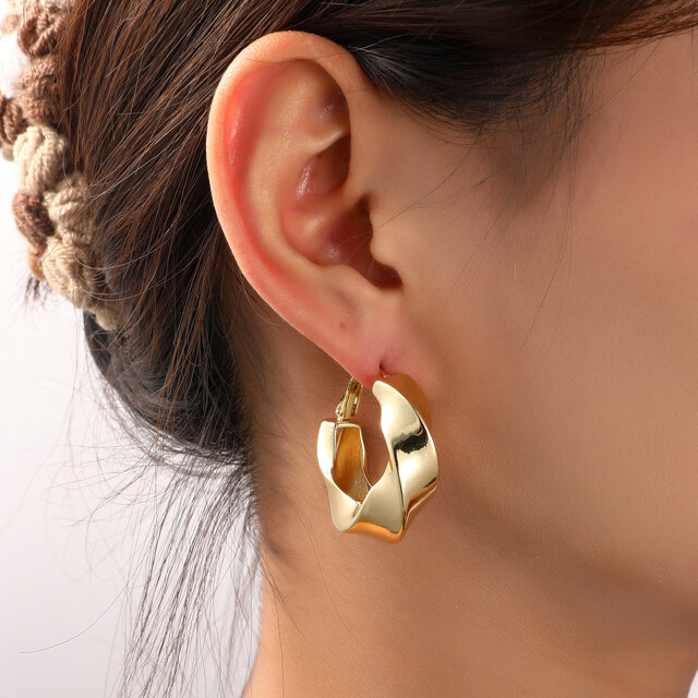 Big Twisted Hoop Goldplated Oorbellen E55065-2 Big Twisted Hoop Goldplated Oorbellen E55065-2