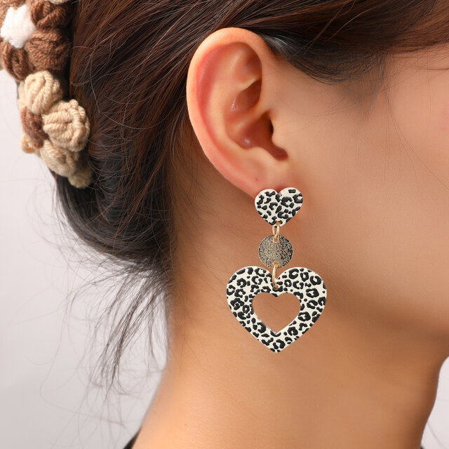 Open Heart Dangle Cream Oorbellen E55050-1 Open Heart Dangle Cream Oorbellen E55050-1