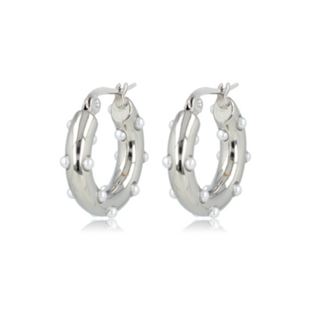 Elegante oorring met stralende parels