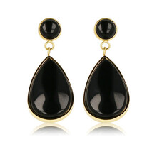 Onyx Elegantie: Gouden Druppel Oorbel