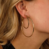 Stralende Oorring 60mm: Tijdloze Elegantie