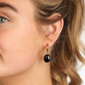 Onyx Elegantie: Oorbellen met Stijlvolle Hanger