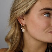 Roze Glassteen: Oorringen met Vierkante Steen