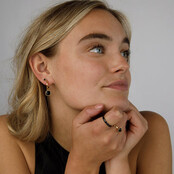 Elegante Oorringen met Zwarte Vierkante Steen