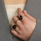 Creatieve gouden ring - Zwarte glassteen - Minimalistisch