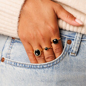 Ring met zwarte glassteen - Twisted randje