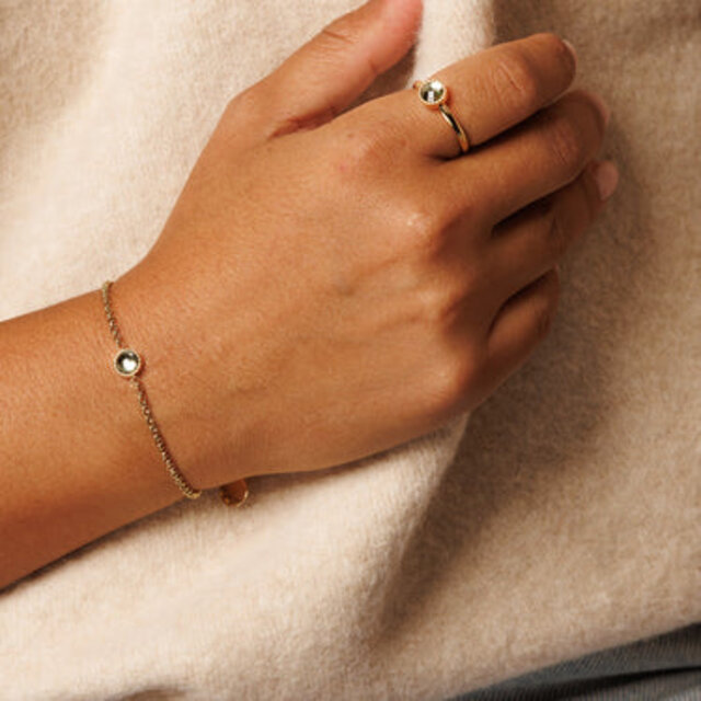 Aanschuifring - groene glassteen - twisted randje