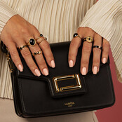 Zwarte Keramieken Ring met Goudaccent en Zirkonia