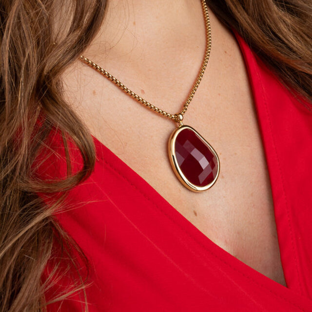 Kosmic Shaped Facet Hanger Cherry